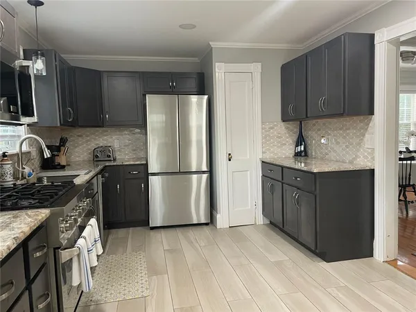$3,800 | 1362 Narragansett Boulevard, Cranston, RI 02905