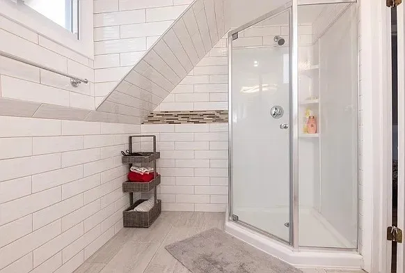 $3,800 | 1362 Narragansett Boulevard, Cranston, RI 02905