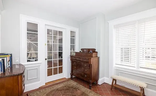 $3,800 | 1362 Narragansett Boulevard, Cranston, RI 02905