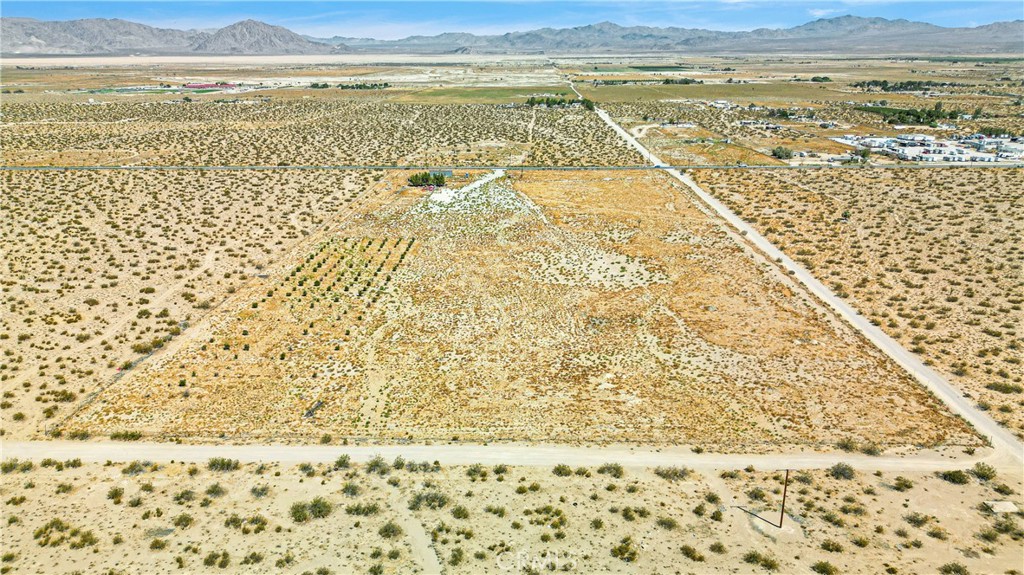 33633 Old Woman Springs Road Lucerne Valley, CA 92356 - Photo 11 of 25