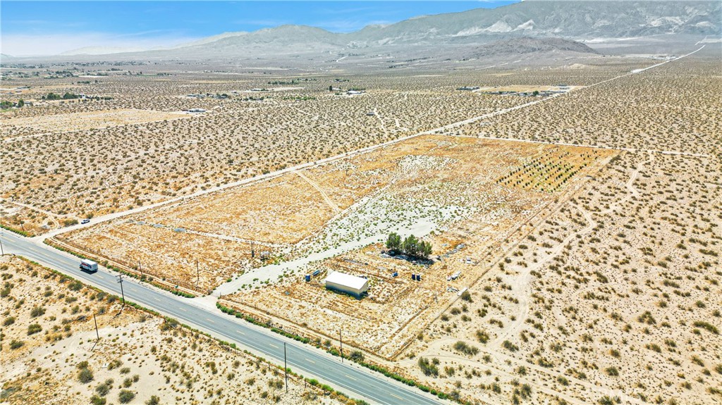 33633 Old Woman Springs Road Lucerne Valley, CA 92356 - Photo 5 of 25