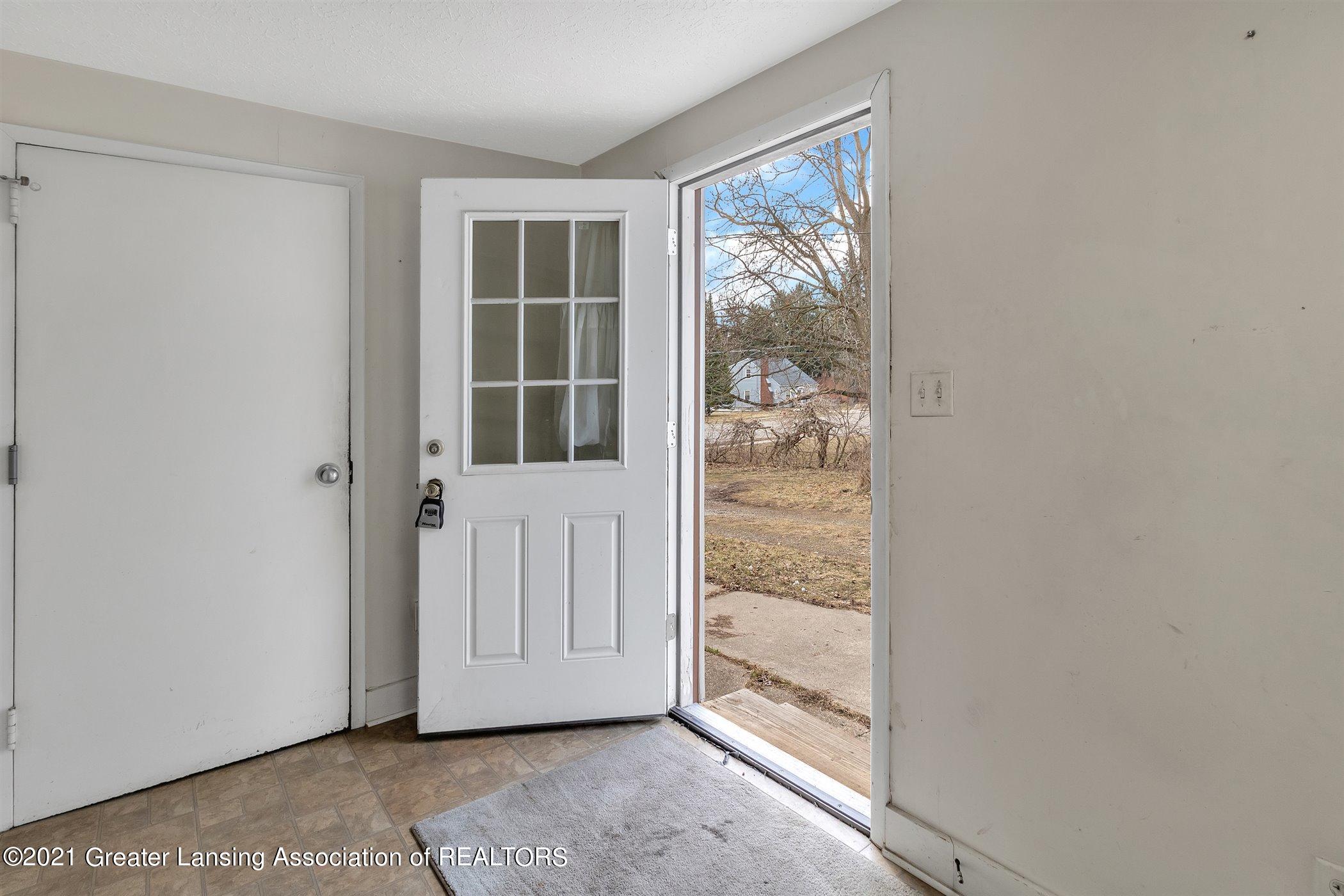 3011 Turner Road Lansing, MI 48906 - Photo 8 of 48 07-3011-Turner-WindowStill-Real-Estate-P