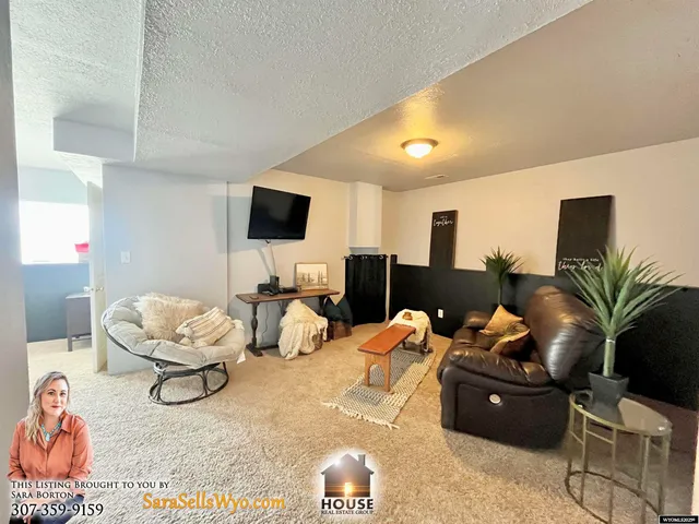 $263,000 | 925 Skyline Drive, Douglas, WY 82633