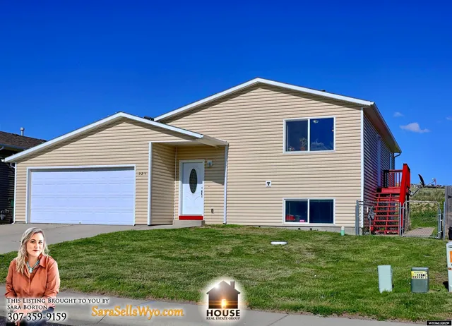 $263,000 | 925 Skyline Drive, Douglas, WY 82633
