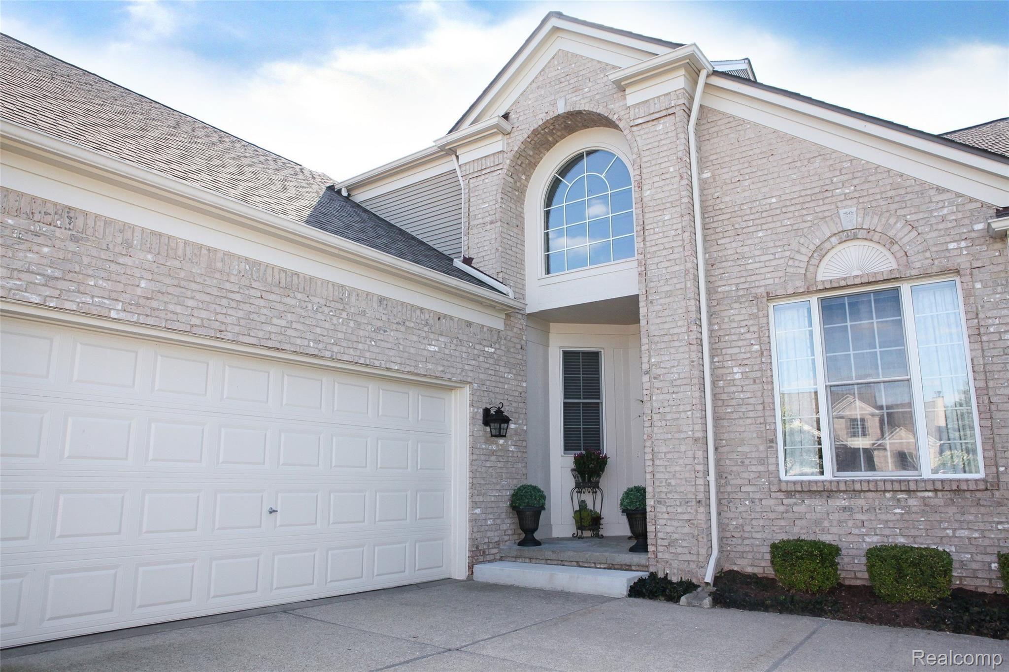 1385 Copper Circle, Unit 36 Rochester, MI 48306 - Photo 2 of 47 IMG_0102.jpg