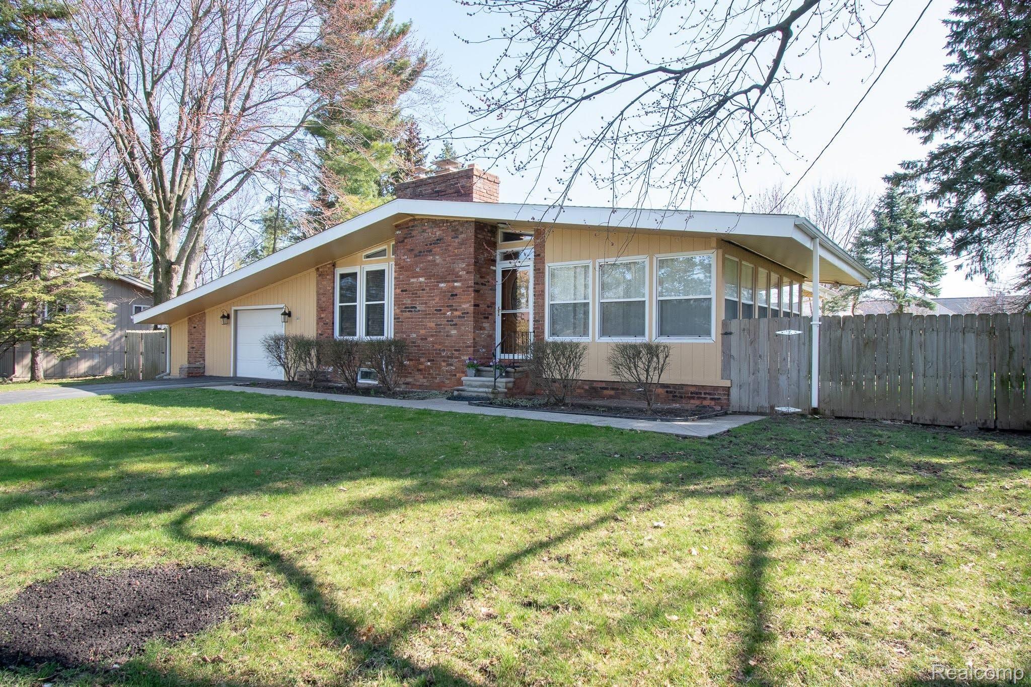 662 Decker Road Walled Lake, MI 48390 - Photo 50 of 52 DSC_6731.jpg