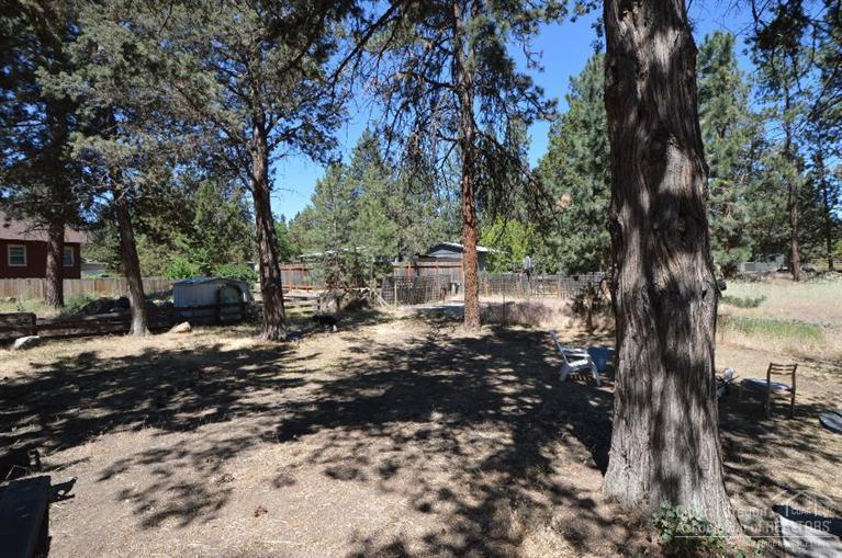 19992 Aspenwood Road Bend, OR 97702 - Photo 9 of 18 Looking toward property fence line
