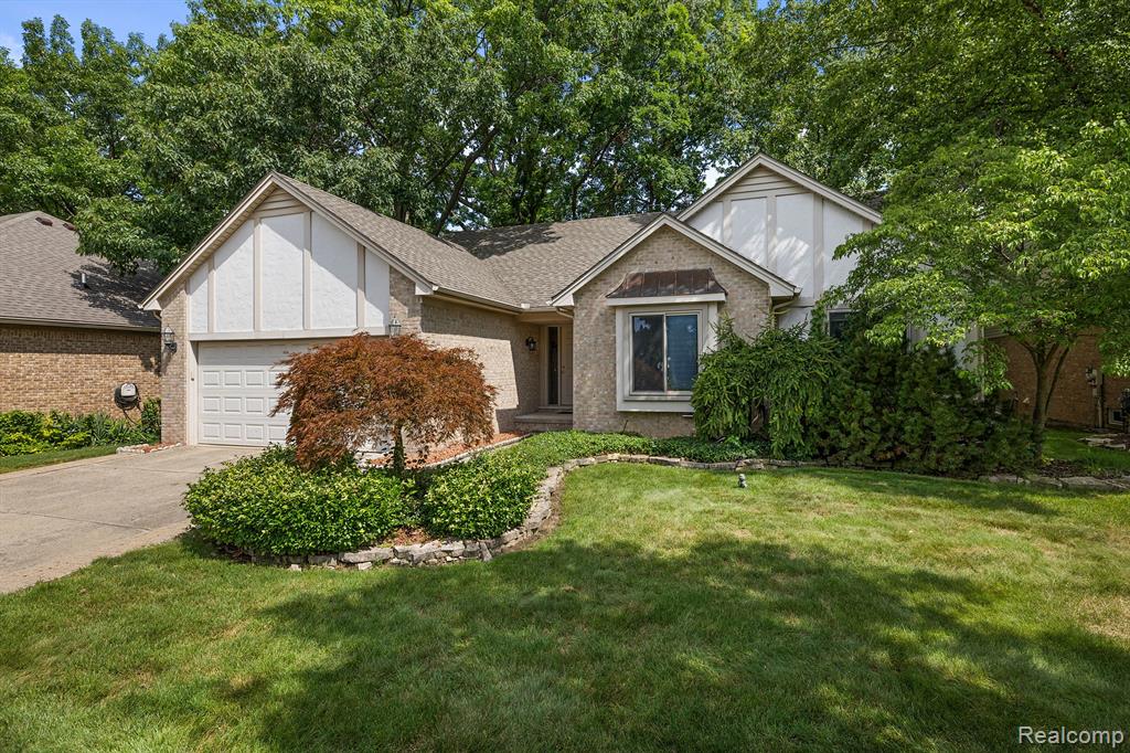 21291 Ridgewood Drive Clinton Township, MI 48036 - Photo 2 of 34