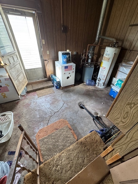 401 Adams Street Humboldt, IL 61931 - Photo 12 of 18 a view of a room with storage