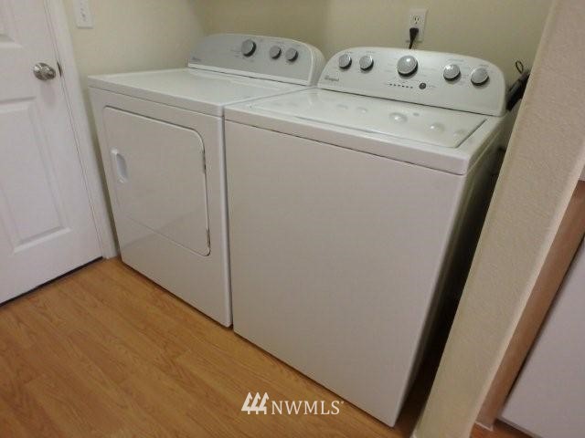 901 North Harding Road Elma, WA 98541 - Photo 14 of 22 a utility room with dryer and washer