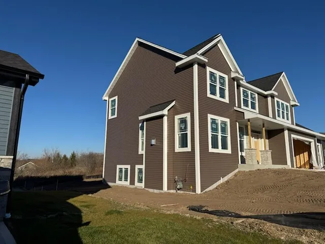 $569,990 | 1860 Arbor Vista Place, West Bend, WI 53095