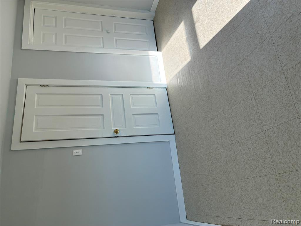 1214 Root Street Flint, MI 48503 - Photo 27 of 34