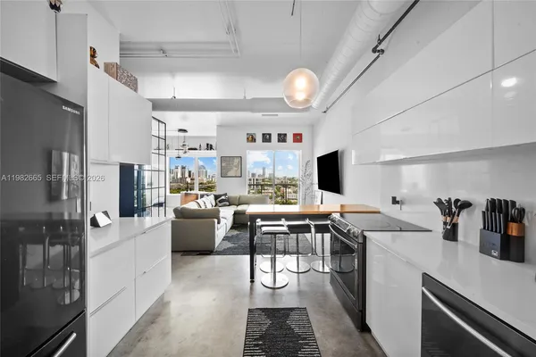 $3,300 | 10 Southwest South River Drive, Unit 1512, Miami, FL 33130