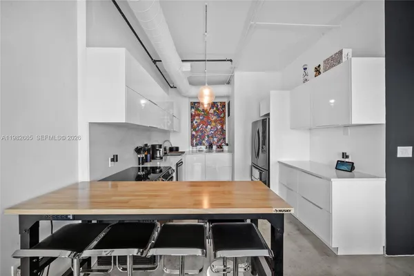 $3,300 | 10 Southwest South River Drive, Unit 1512, Miami, FL 33130