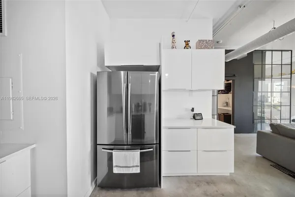 $3,300 | 10 Southwest South River Drive, Unit 1512, Miami, FL 33130