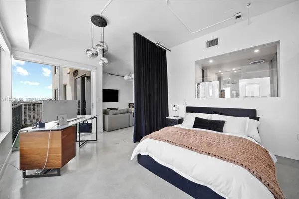 $3,300 | 10 Southwest South River Drive, Unit 1512, Miami, FL 33130