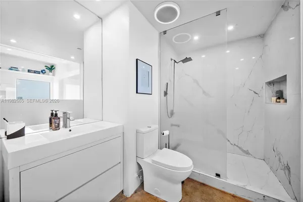 $3,300 | 10 Southwest South River Drive, Unit 1512, Miami, FL 33130