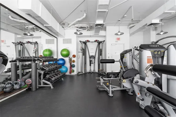 $3,300 | 10 Southwest South River Drive, Unit 1512, Miami, FL 33130