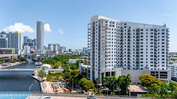 $3,300 | 10 Southwest South River Drive, Unit 1512, Miami, FL 33130