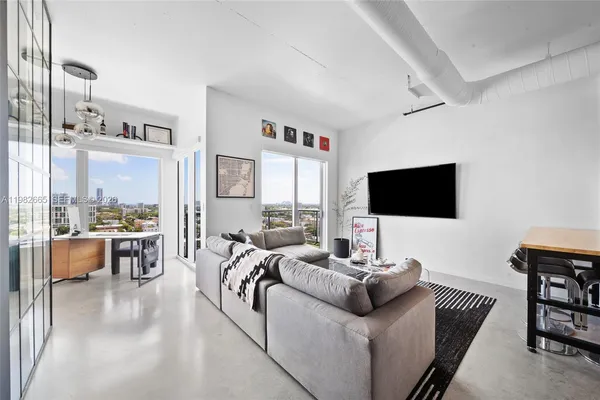 $3,300 | 10 Southwest South River Drive, Unit 1512, Miami, FL 33130