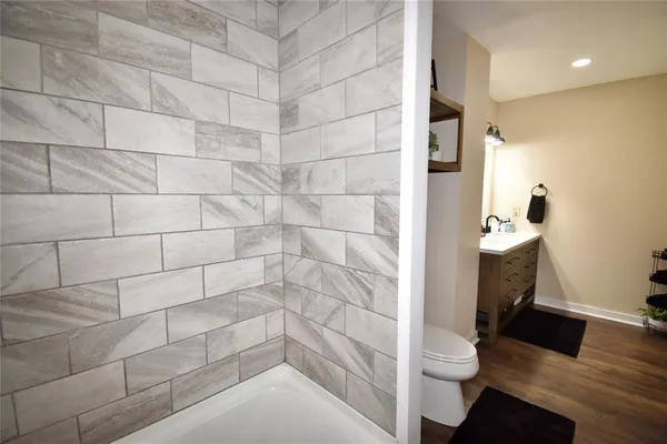 a view of a lake from a yard