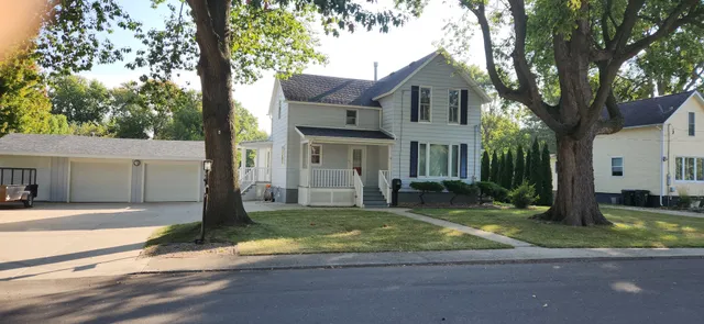 $189,900 | 724 Broadway Avenue, Sterling, IL 61081