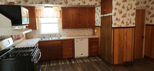 $189,900 | 724 Broadway Avenue, Sterling, IL 61081