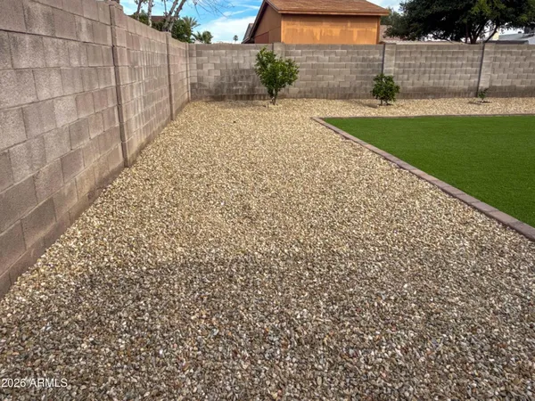 $2,200 | 16811 North 32nd Avenue, Phoenix, AZ 85053