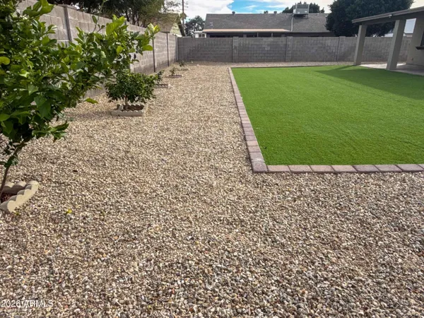 $2,200 | 16811 North 32nd Avenue, Phoenix, AZ 85053