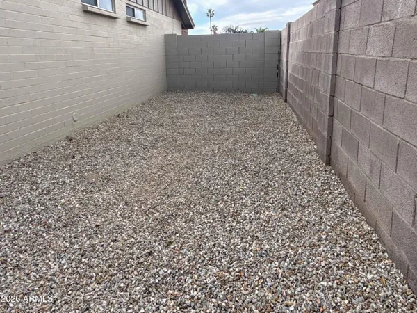 $2,200 | 16811 North 32nd Avenue, Phoenix, AZ 85053