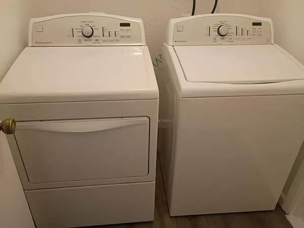 $2,200 | 16811 North 32nd Avenue, Phoenix, AZ 85053