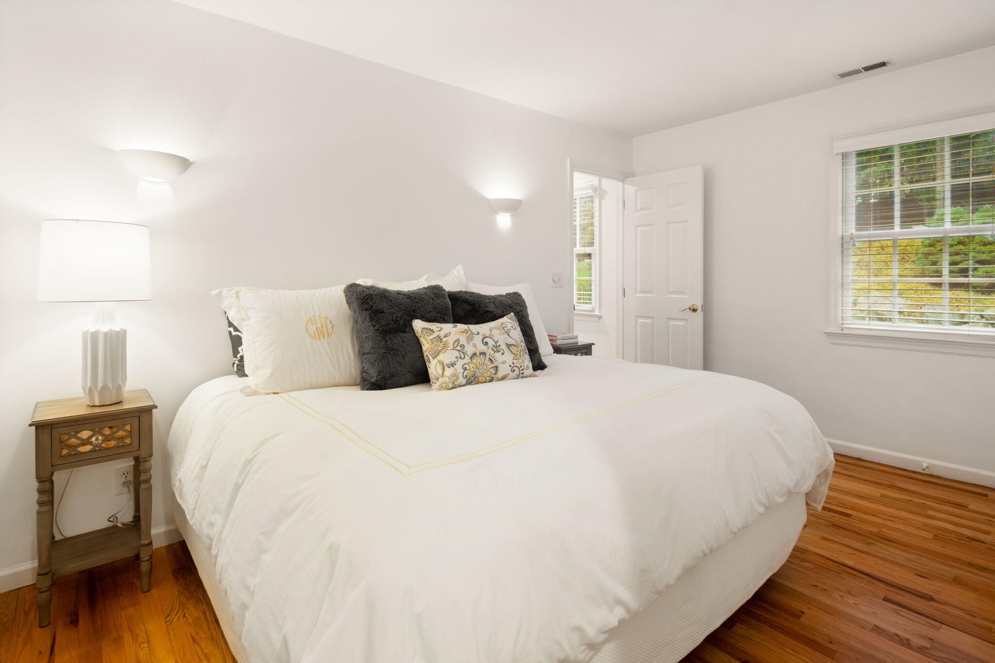 578 Valley Road New Canaan, CT 06840 - Photo 27 of 42 86-web-or-mls-DSC02879