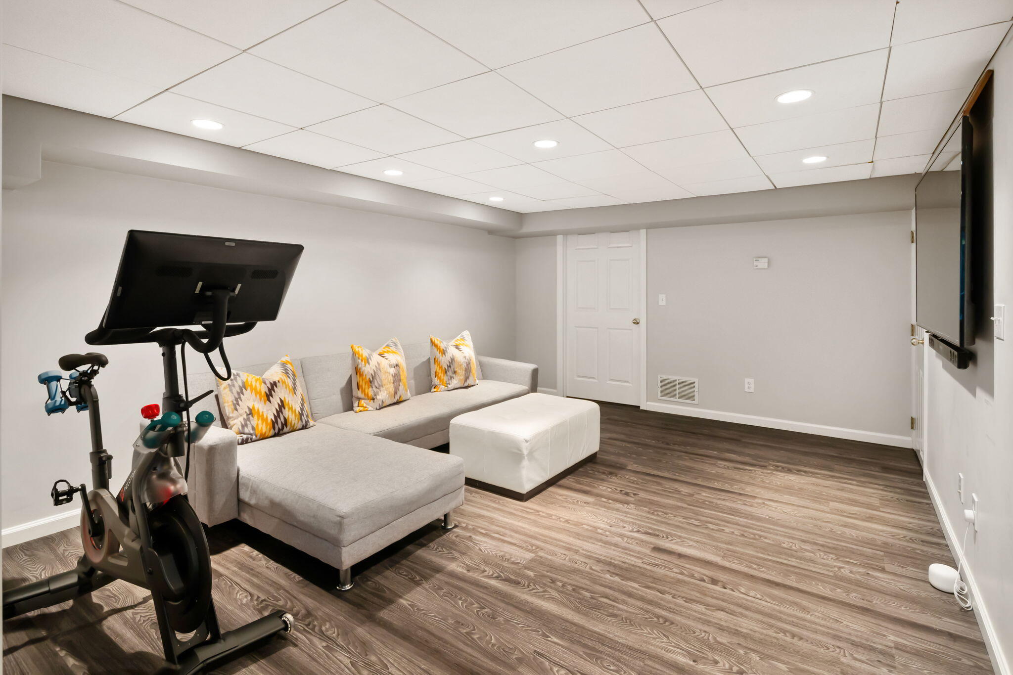 578 Valley Road New Canaan, CT 06840 - Photo 35 of 42 53-web-or-mls-DSC02681