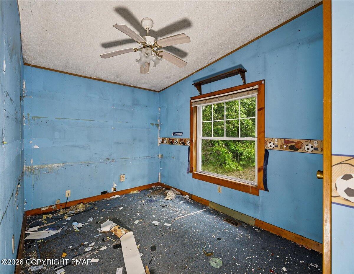 148 Walnut Street Kunkletown, PA 18058 - Photo 6 of 23 07-HomeView_Media-148_Walnut_St
