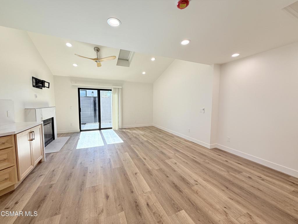 4245 Juneau Circle, Unit C Simi Valley, CA 93063 - Photo 7 of 24