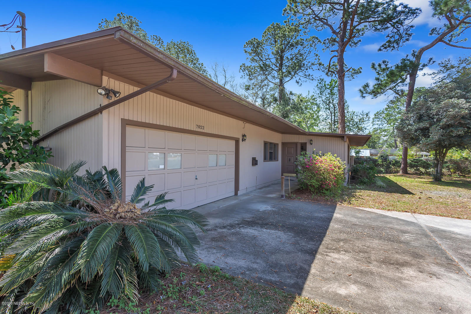 7022 Holiday Road North Jacksonville, FL 32216 - Photo 4 of 33 04_IMG_0672_mls