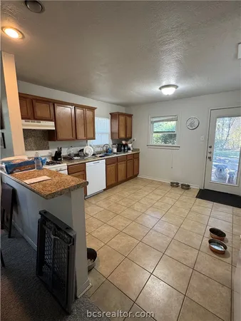 $1,500 | 402 Emmett Street, Bryan, TX 77802