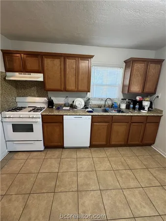 $1,500 | 402 Emmett Street, Bryan, TX 77802