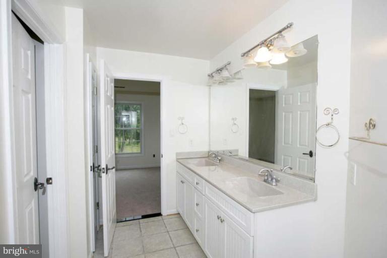 6620 Sundown Road Gaithersburg, MD 20882 - Photo 13 of 26 Bath #1