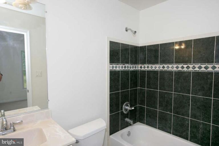 6620 Sundown Road Gaithersburg, MD 20882 - Photo 14 of 26 Bath #2
