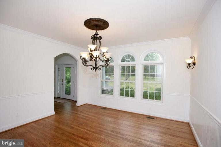6620 Sundown Road Gaithersburg, MD 20882 - Photo 16 of 26 Dining Room