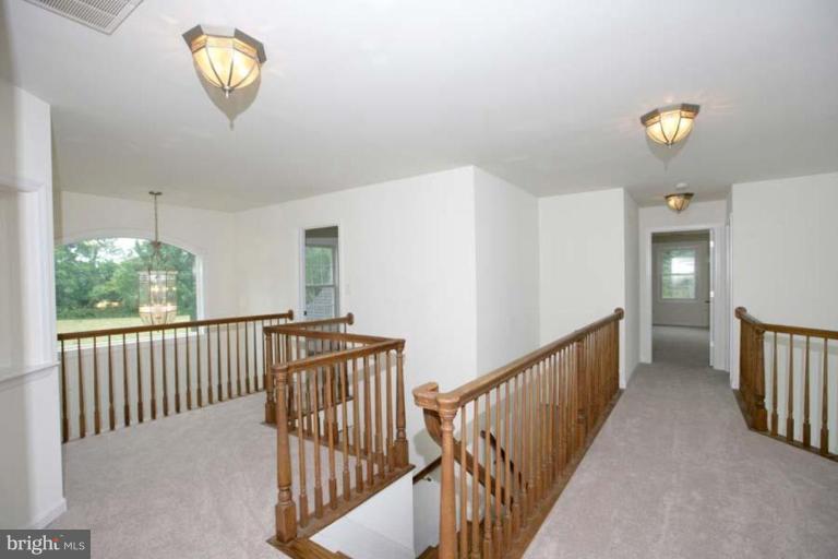 6620 Sundown Road Gaithersburg, MD 20882 - Photo 25 of 26 Hallway