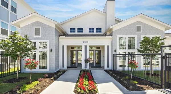 $1,373 | 12752 North Houston Rosslyn Road, Unit 232, Houston, TX 77086