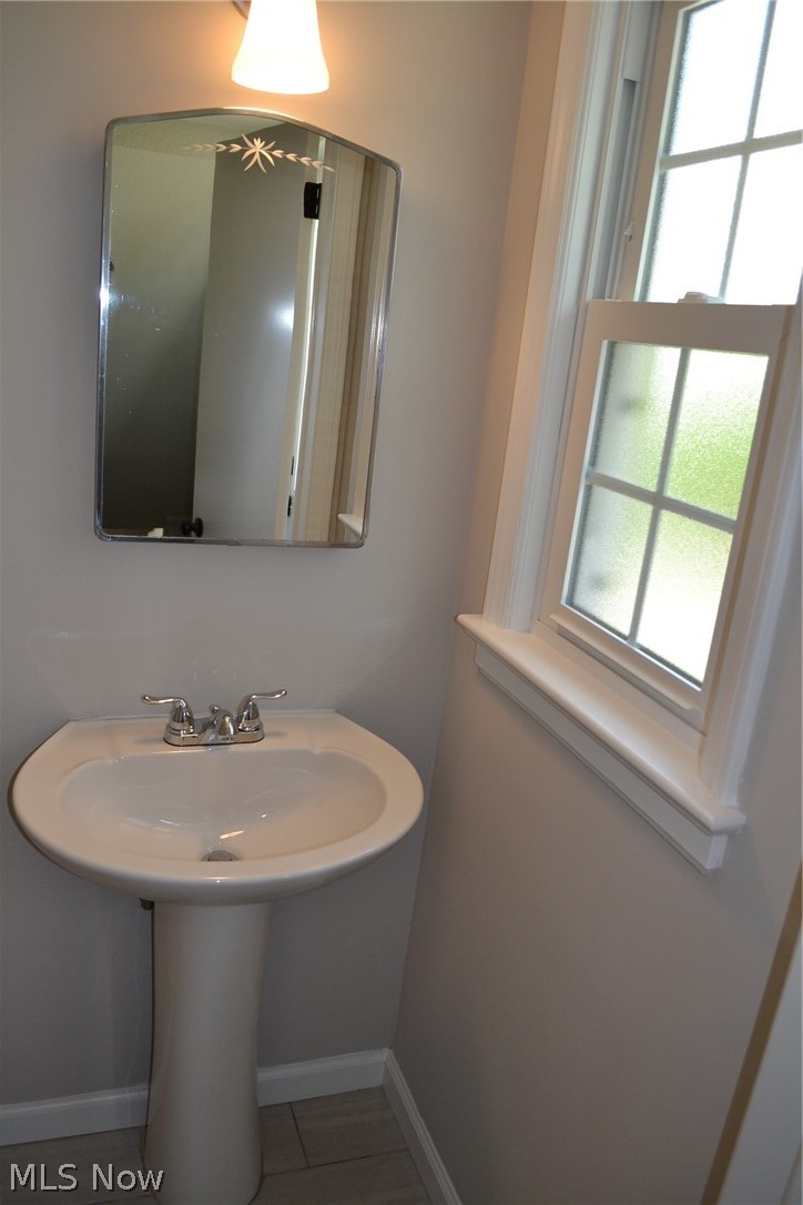3723 Avalon Road Cleveland, OH 44120 - Photo 15 of 34