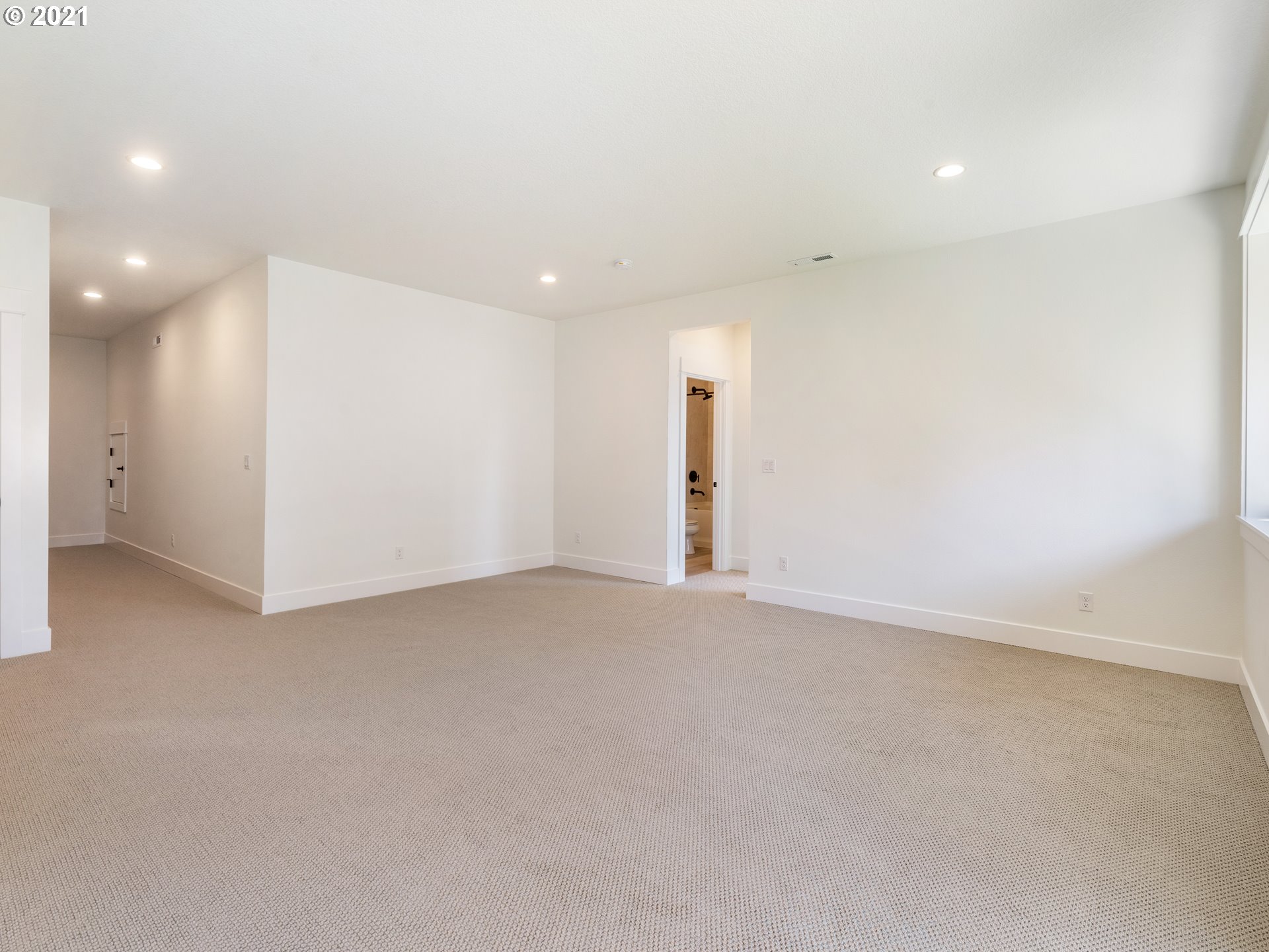 11542 Northwest Kearney Street Portland, OR 97229 - Photo 9 of 24 a view of an empty room