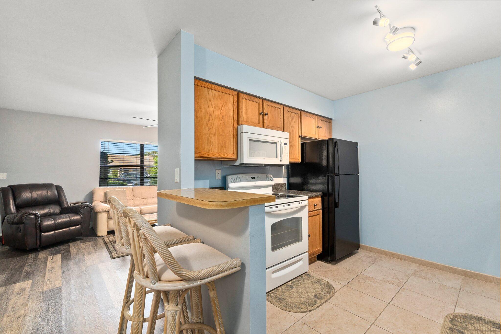 6038 Indrio Road, Unit 5 Fort Pierce, FL 34951 - Photo 5 of 17 Kitchen
