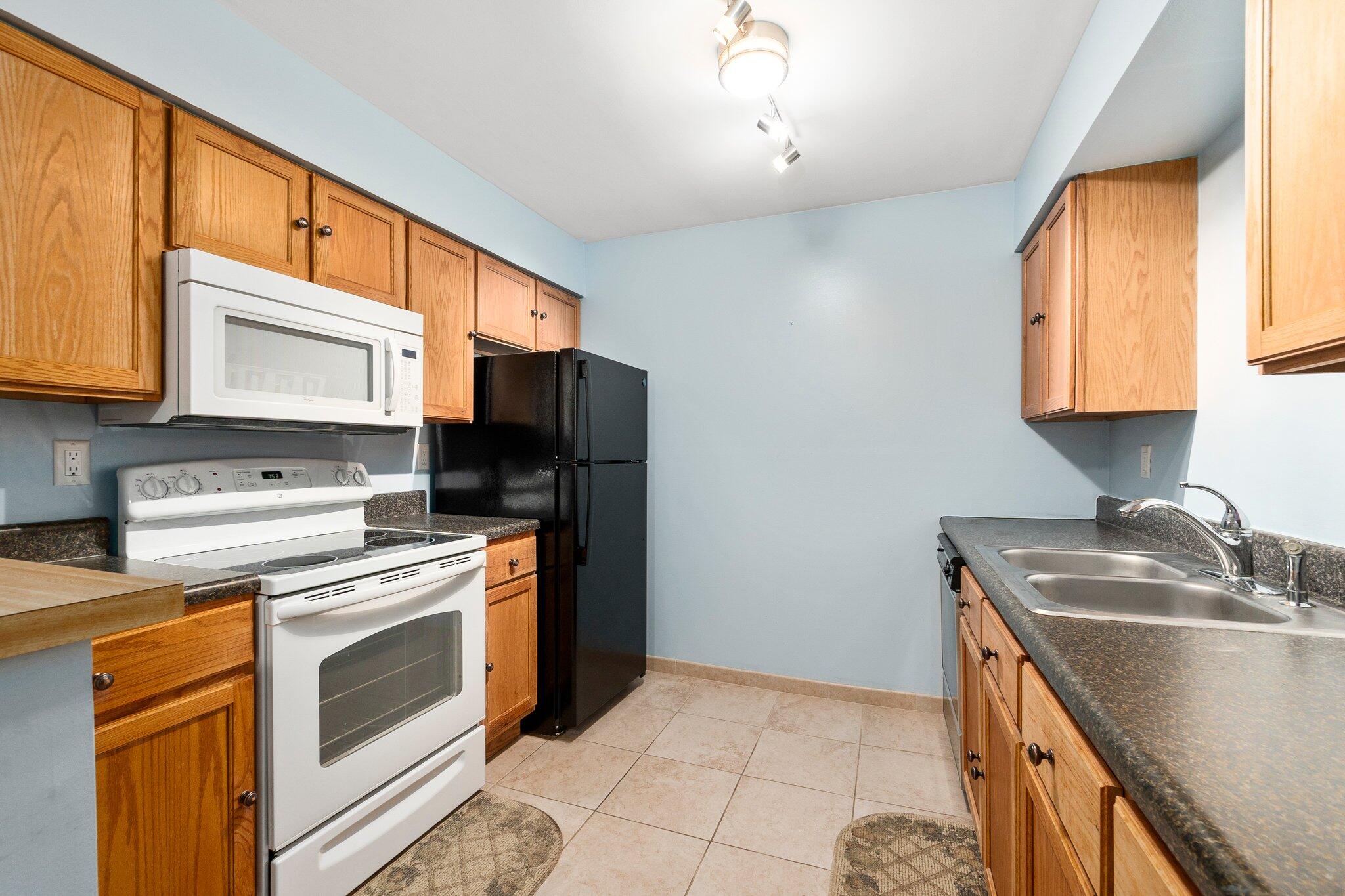 6038 Indrio Road, Unit 5 Fort Pierce, FL 34951 - Photo 6 of 17 Kitchen