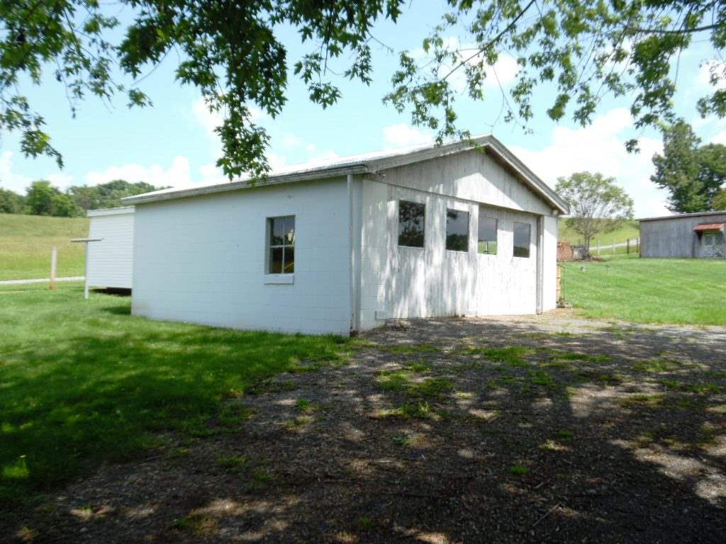 976 Decatur Road Fairfield, VA 24435 - Photo 4 of 15 Gallery Image 4