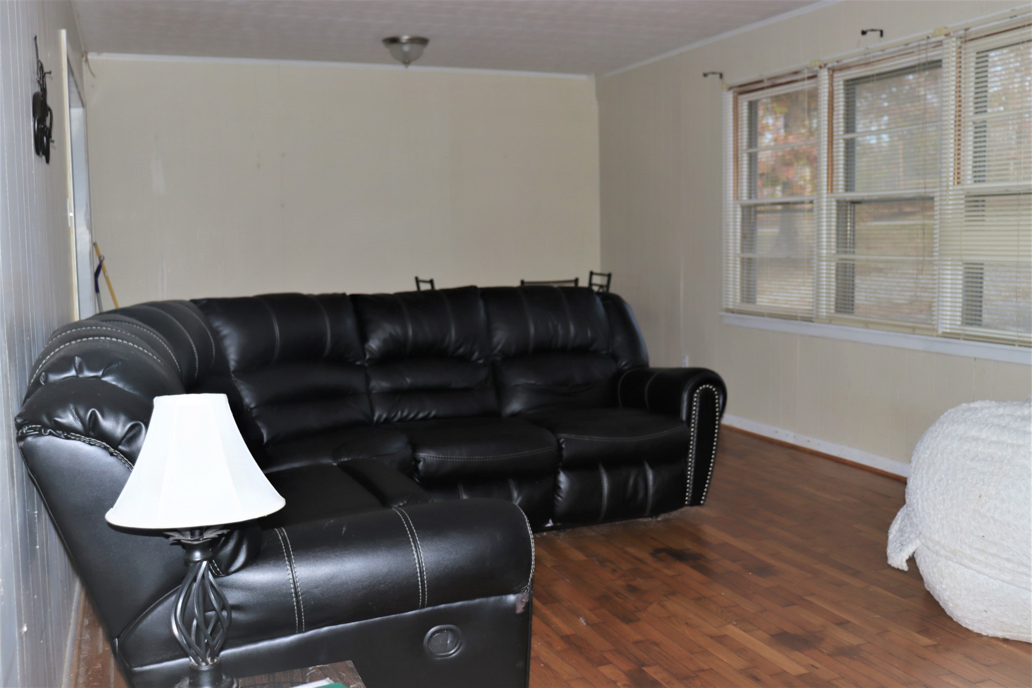 176 Pine Street Parsons, TN 38363 - Photo 17 of 32 a living room with furniture