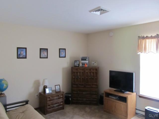 797 Briarstone Road Bethlehem, PA 18017 - Photo 8 of 12 Gallery Image 8